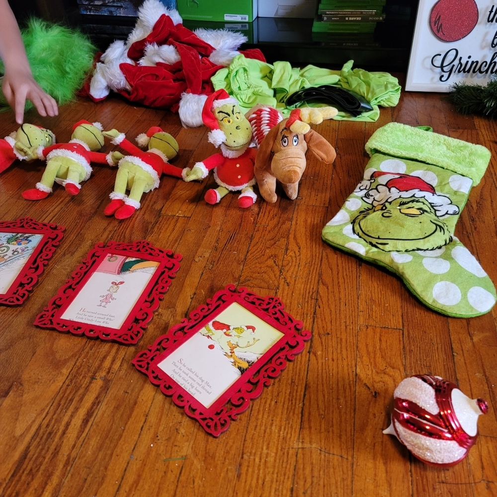 Grinch Christmas Decor - Picture 9 of 9